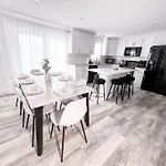 Cozy Getaway Lodge & Retreat